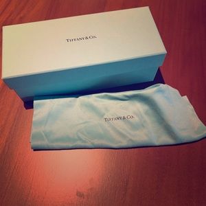 Tiffany & Co. sunglasses BOX and cleaning cloth.